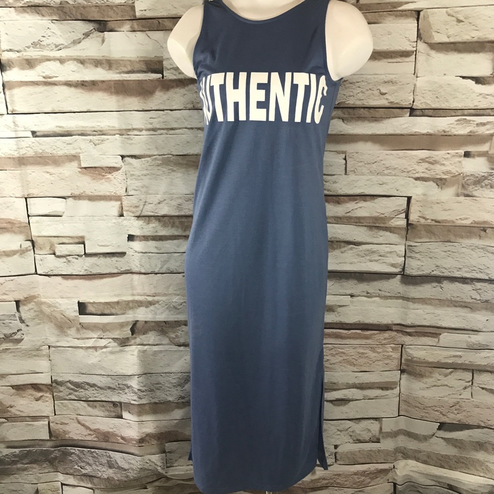 Divided women’s dress size 4 light fabric NWOT